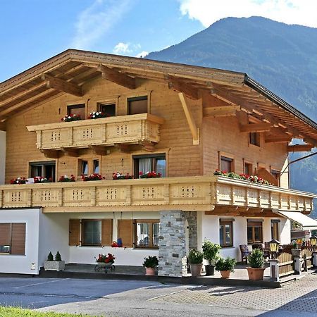 Haus Jochler Διαμέρισμα Ried im Zillertal Εξωτερικό φωτογραφία